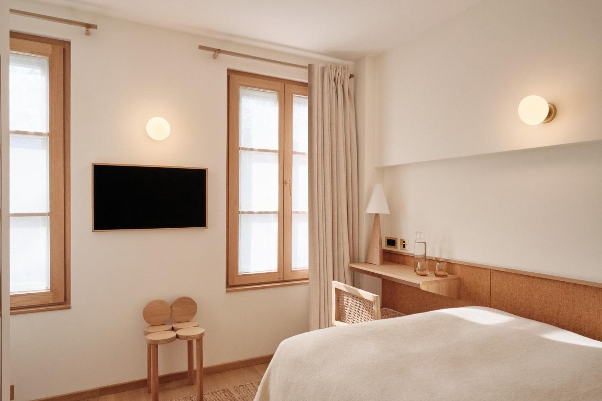 Elysee Montmartre Hotel Paris Exterior photo
